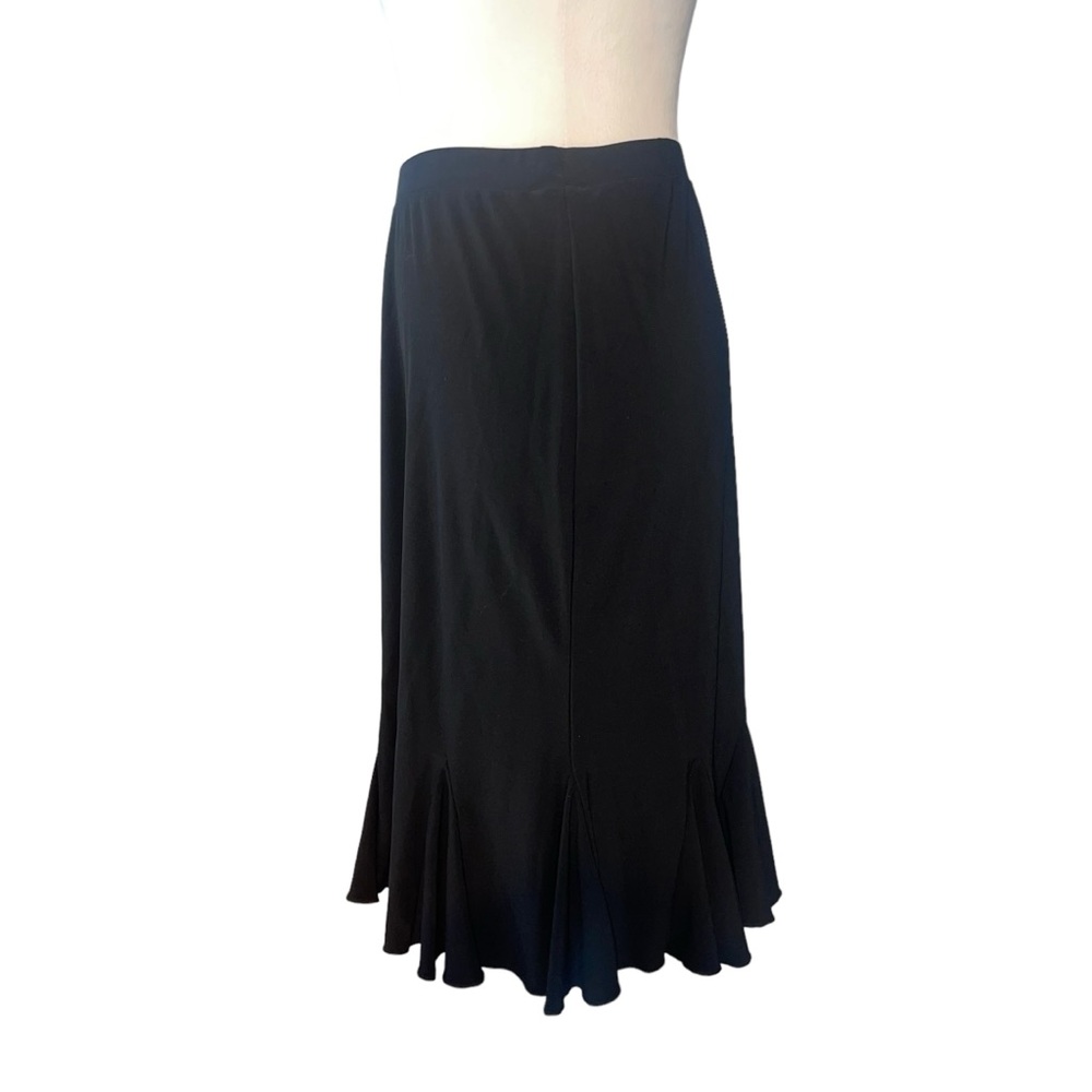 WHBM. Classic Black Skirt. Sz: XS. Stretchy. Figure flattering & forgiving 💕 - Picture 5 of 12